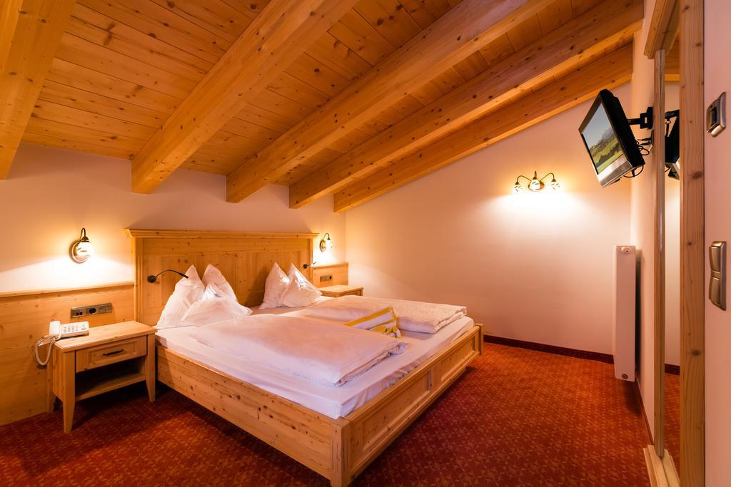 Hotel Schneeberg Family Spa Resort Ridnaun Rum bild