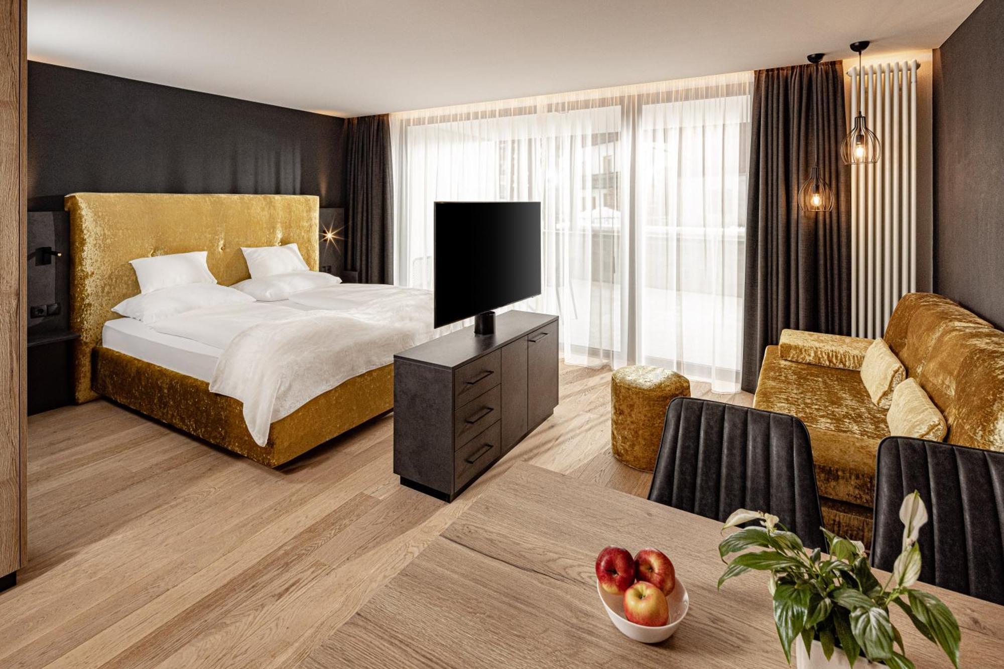 Hotel Schneeberg Family Spa Resort Ridnaun Exteriör bild