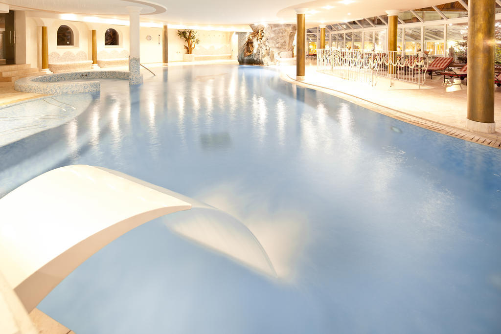 Hotel Schneeberg Family Spa Resort Ridnaun Exteriör bild