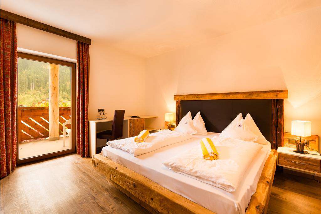 Hotel Schneeberg Family Spa Resort Ridnaun Exteriör bild