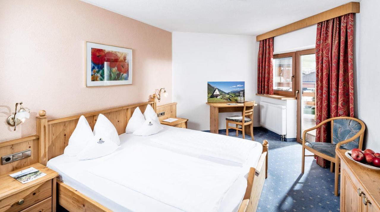 Hotel Schneeberg Family Spa Resort Ridnaun Exteriör bild